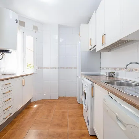 C17 Lovely 2 Bdr * Malaga