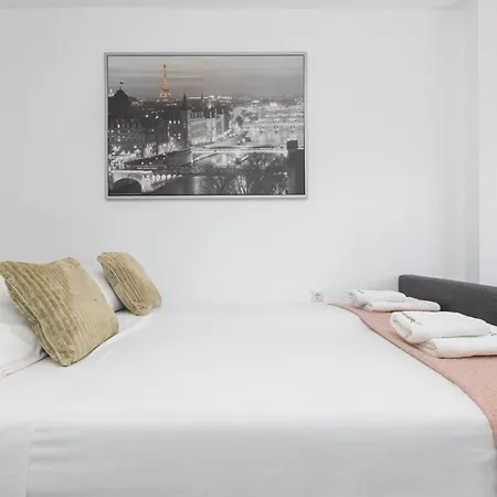 Apartment C17 Lovely 2 Bdr