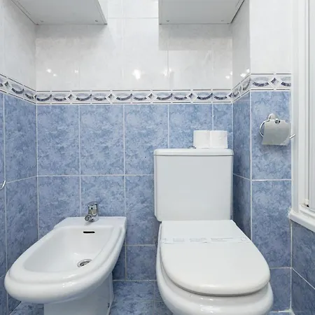 Apartment C17 Lovely 2 Bdr *