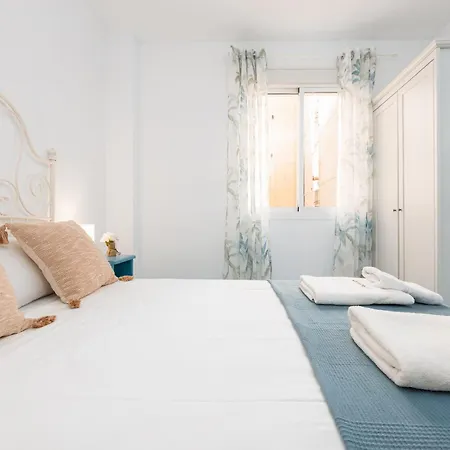 C17 Lovely 2 Bdr * Malaga